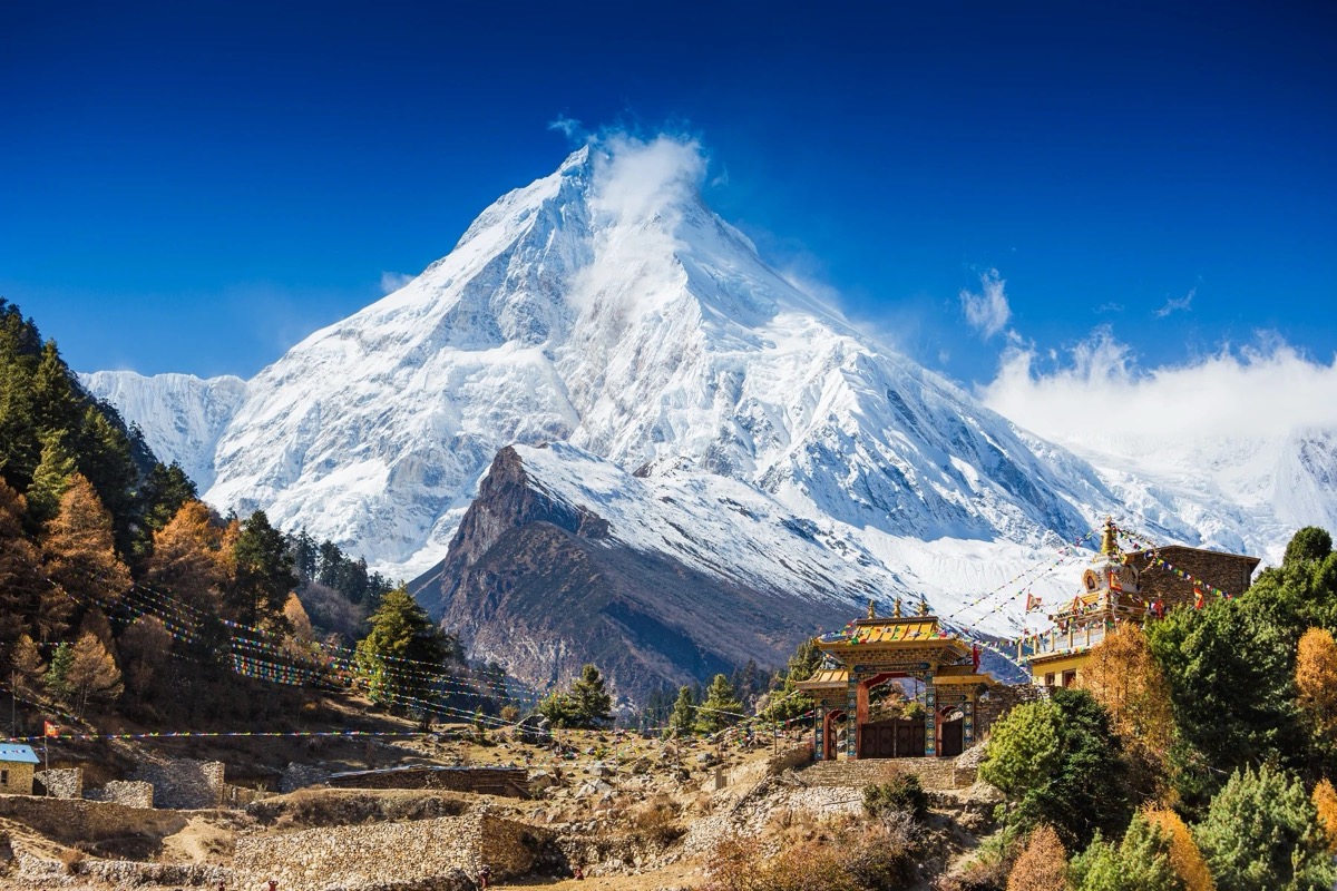 Manaslu circuit trek